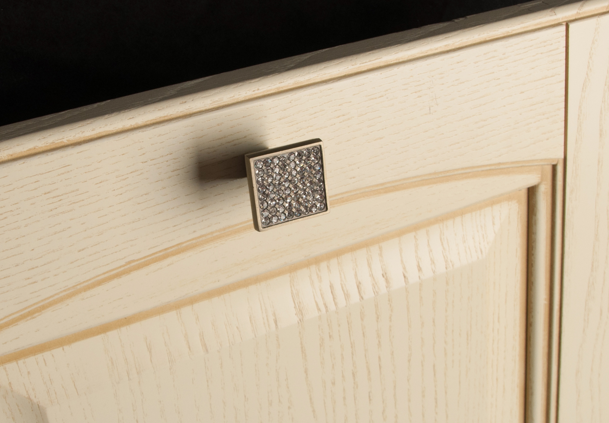 Ручки мебельные Ручка-кнопка 407 замак/кристаллы бронза матовая RZ407U.028BM