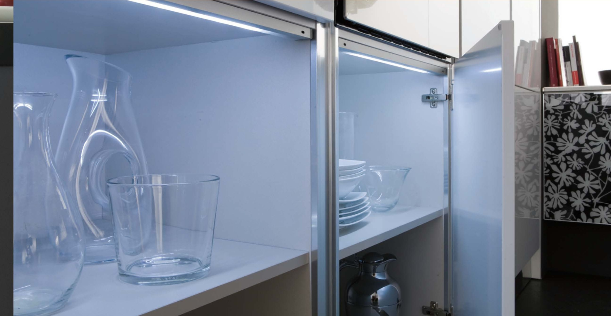 Мебельные светильники Detroit-S  12V 3,3W L=900мм 16000071201